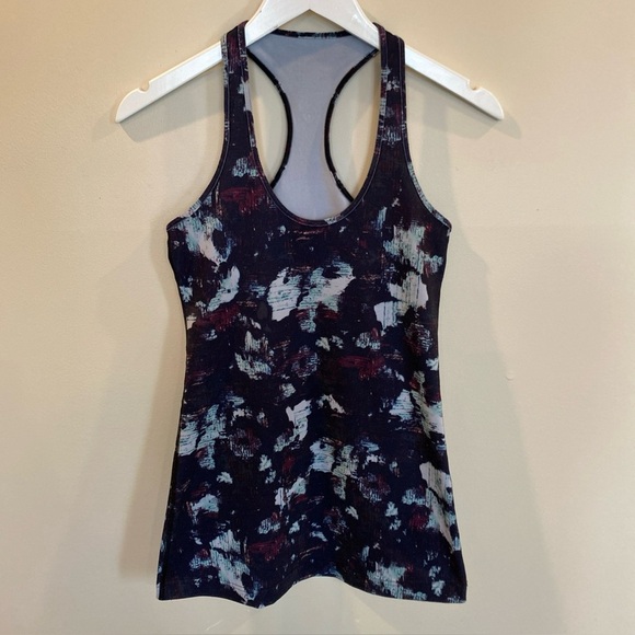lululemon athletica Tops - Lululemon Shirt Womens 6 Black Blossom Geometric Print Cool Racerback Tank Top